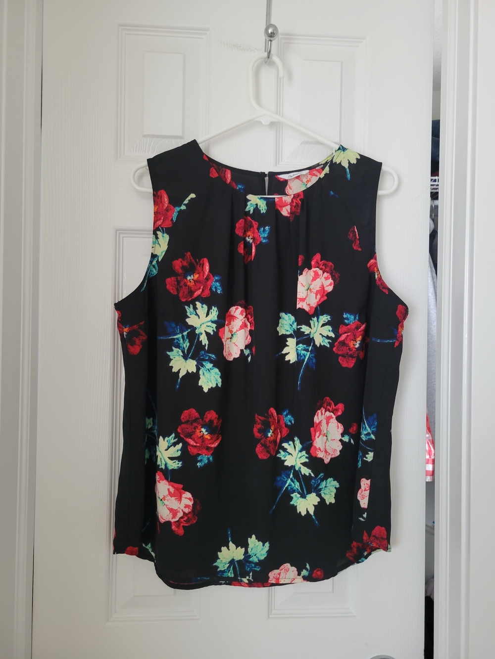 Reitmans Black Floral Sleeveless Camisole with Red & Mint Accents Size L